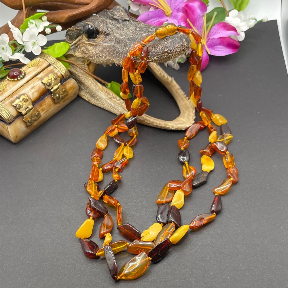 Amber 3 strand necklace vintage B32